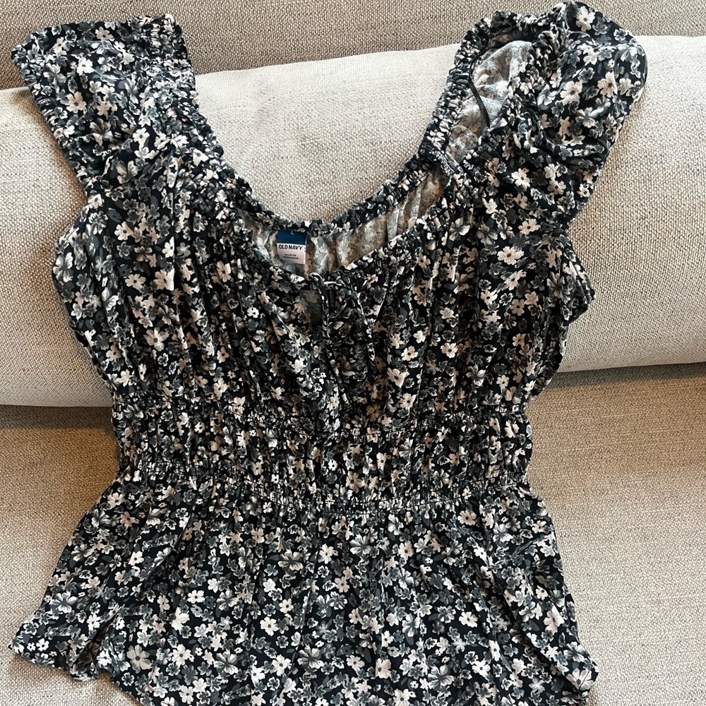 Y2K ruched black and white whimsical goth romantic fairy blouse old navy size L